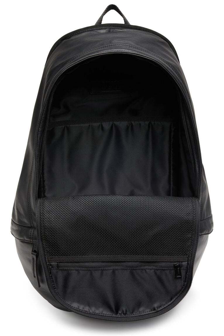 Rave-Leather backpack with metal D