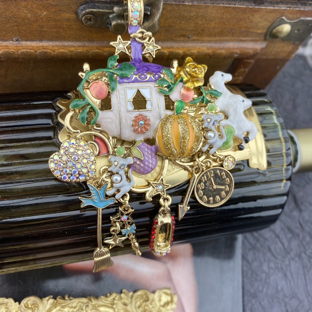 Vintage Enamel Gold-Plated Diamond Crown Tassel Pendant