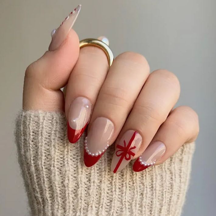 https://img-va.myshopline.com/image/store/1711266246264/Christmas-press-on-nails-joyee-41.jpeg?w=900&h=1200
