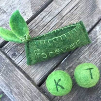 Personalized Two Peas in a Pod, Anniversary Gift Wool