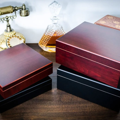 Custom engraved humidor box - great gift for cigar lovers