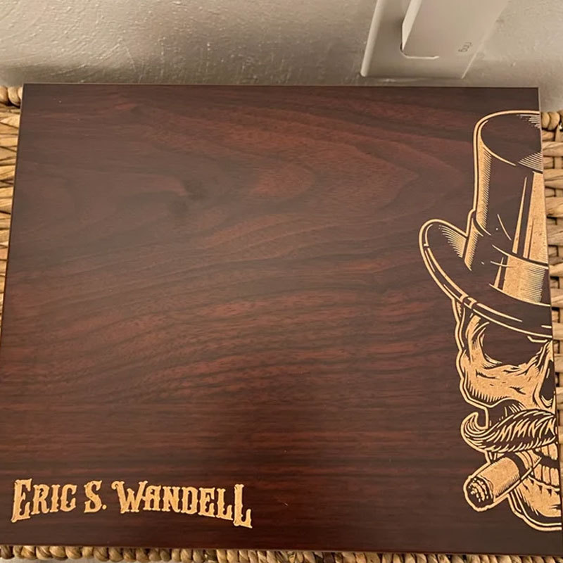 Custom engraved humidor box - great gift for cigar lovers