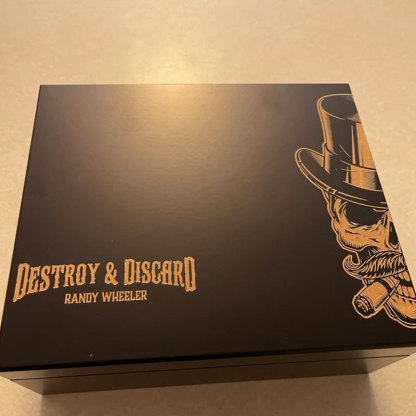 Custom engraved humidor box - great gift for cigar lovers