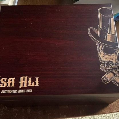 Custom engraved humidor box - great gift for cigar lovers