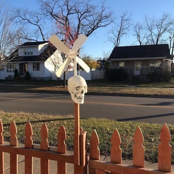🎃Iron Skull Whirligig - Garden Decor💀