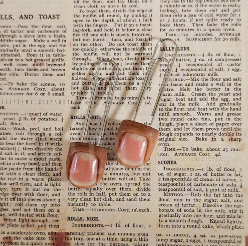 🎀Realistic Finger Bookmark🫠