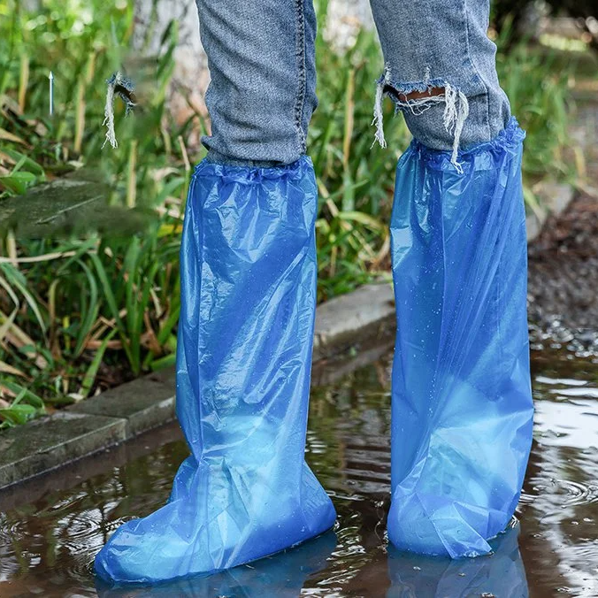 Wasserdichter und rutschfester Überzug für hohe Schuhe