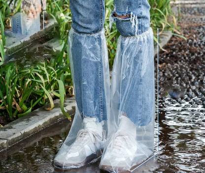Wasserdichter und rutschfester Überzug für hohe Schuhe
