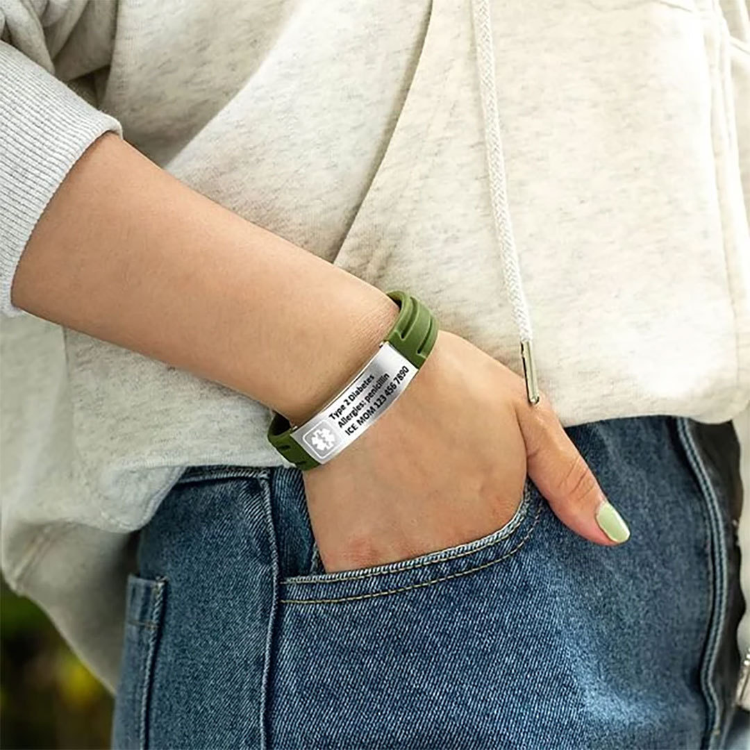 Personalized Emergency Medical Alert Adjustable Silicone Waterproof Wristband with Stainless Steel ID Name Tag for Men Women First Aid Gift-ancustom