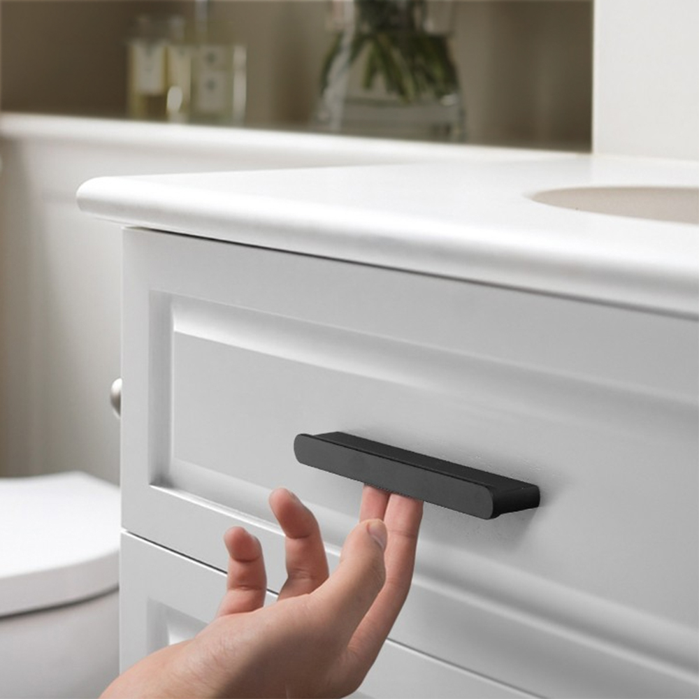 Smooth-edged Cupboard Handles