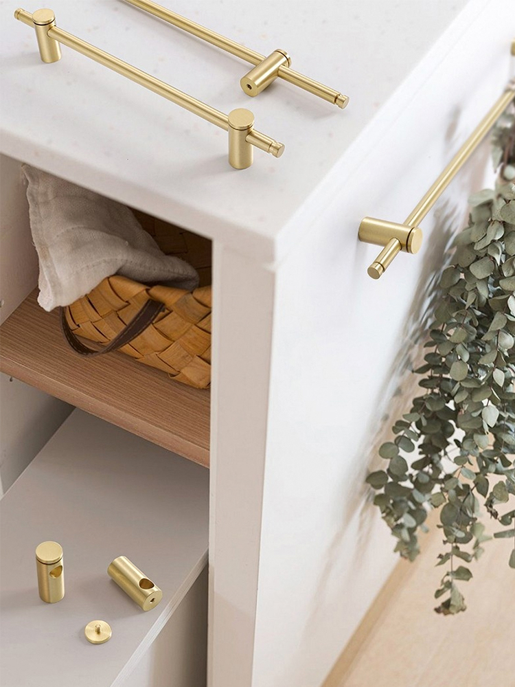 ADJUSTABLE FURNITURE HANDLES