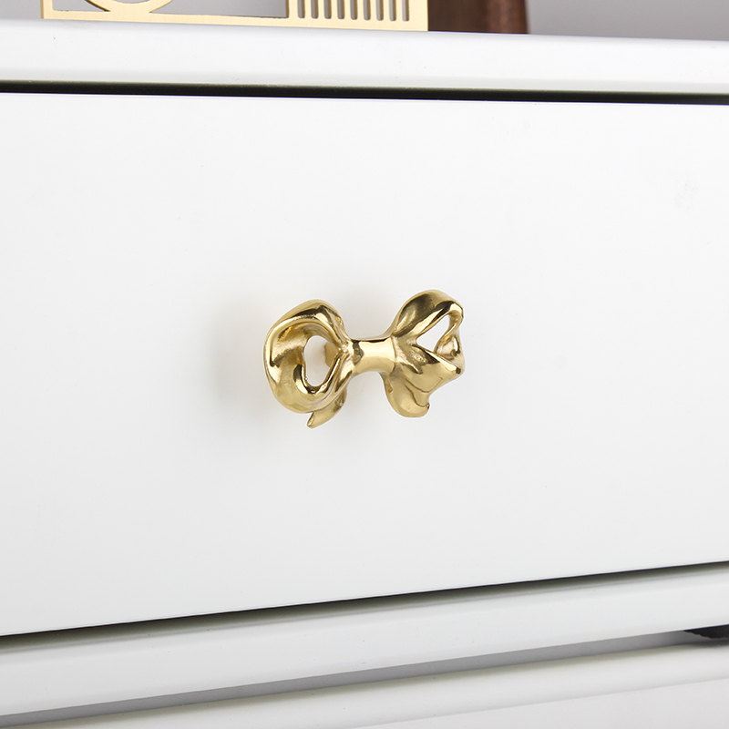 Bow Brass Knobs