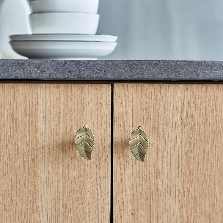 Brass Forged Leaf Knobs