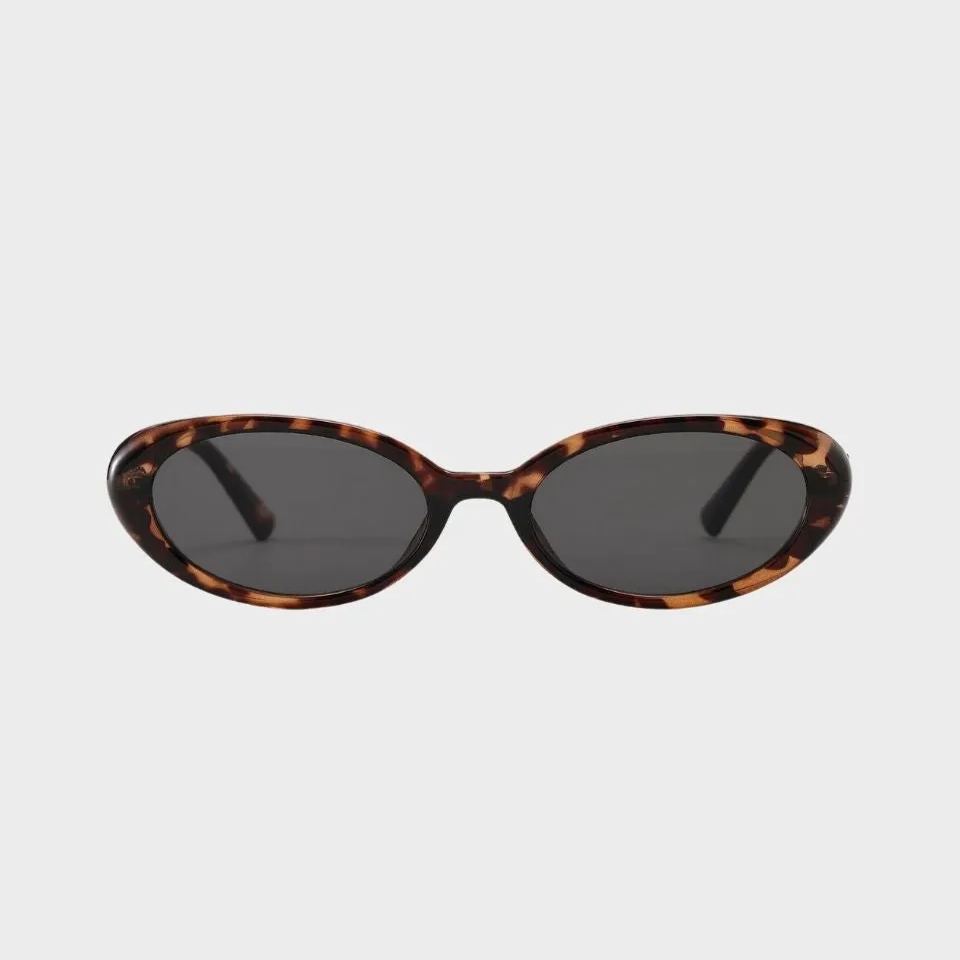 CLEO Sunglasses: '90s-Inspired Oval Elegance with Eco-Conscious Craftsmanship - LUNAR