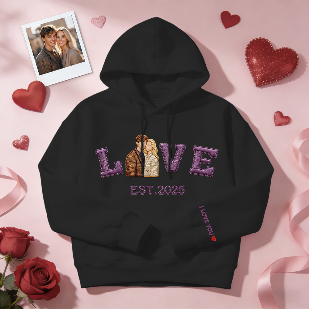 Sudadera con capucha personalizada para parejas, con foto bordada, ideal como regalo romántico de aniversario.