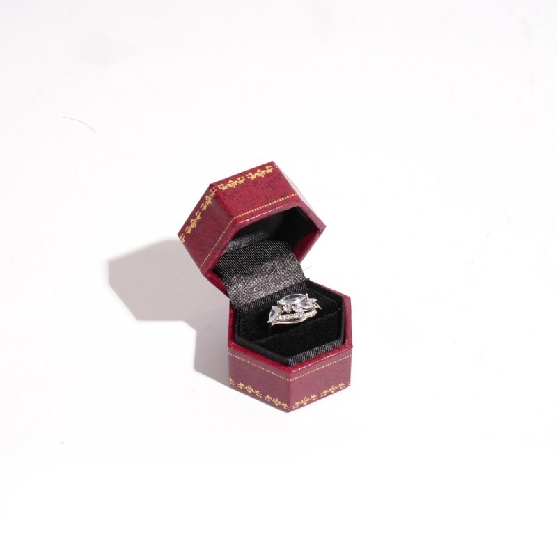 Caja Roja De Joyería Hexagonal Mini Retro - miscalcetinescaramx
