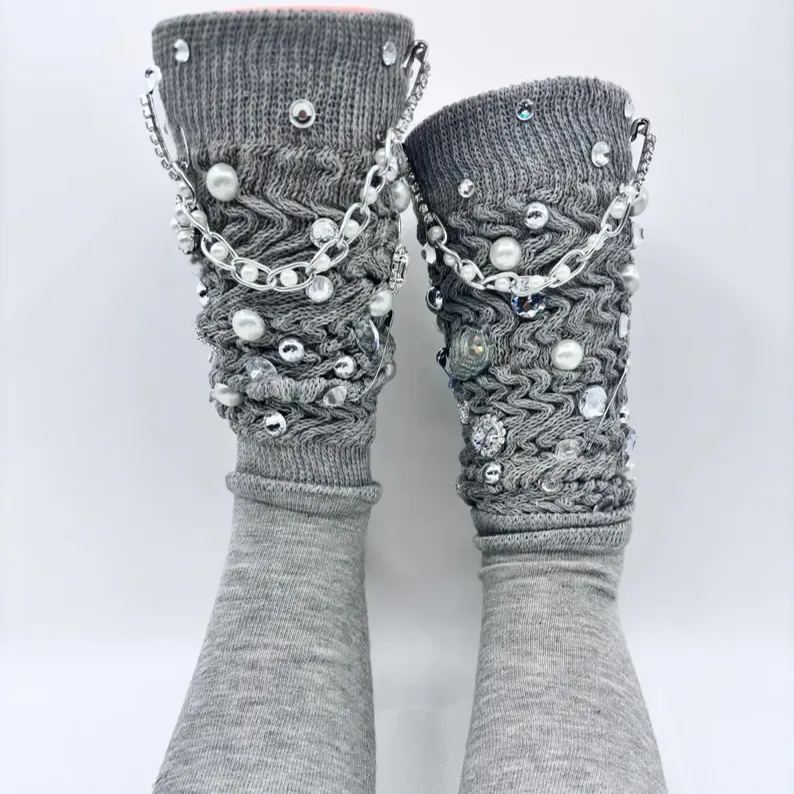 Calcetín Holgado Con Dijes Cada Par Es De Estilo Libre Haz Tus Propios Calcetines Basura Y Broches De Tendencia Viral Diy - Negro - miscalcetinescaramx