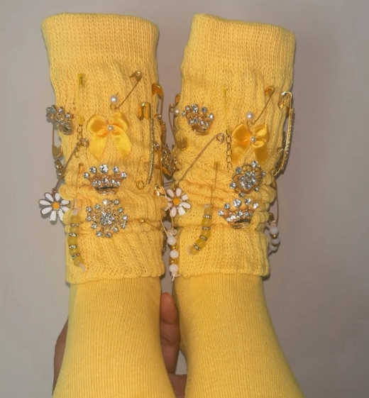 Calcetín Holgado Con Dijes Cada Par Es De Estilo Libre Haz Tus Propios Calcetines Basura Y Broches De Tendencia Viral Diy - Negro - miscalcetinescaramx