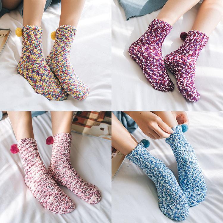Chaussettes De Noël Avec Motifs De Cupcakes | Cadeau Pour Elle | Idée Cadeau Originale Pour Les Fêtes, Pour Les Amis, Les Collègues Et La Famille | Cadeau De Noël Pour Les Enseignants - MyFaceSocksFR