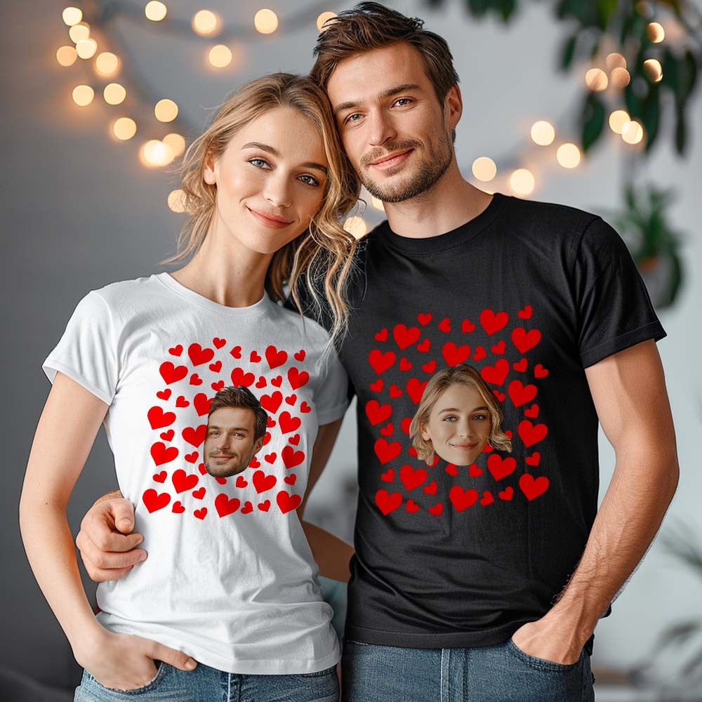 Photo Personnalisée Vintage Tee Personnalisé Couple T-shirt Coeurs Rouges Cadeaux De Saint Valentin Pour Elle - VisageChaussettes