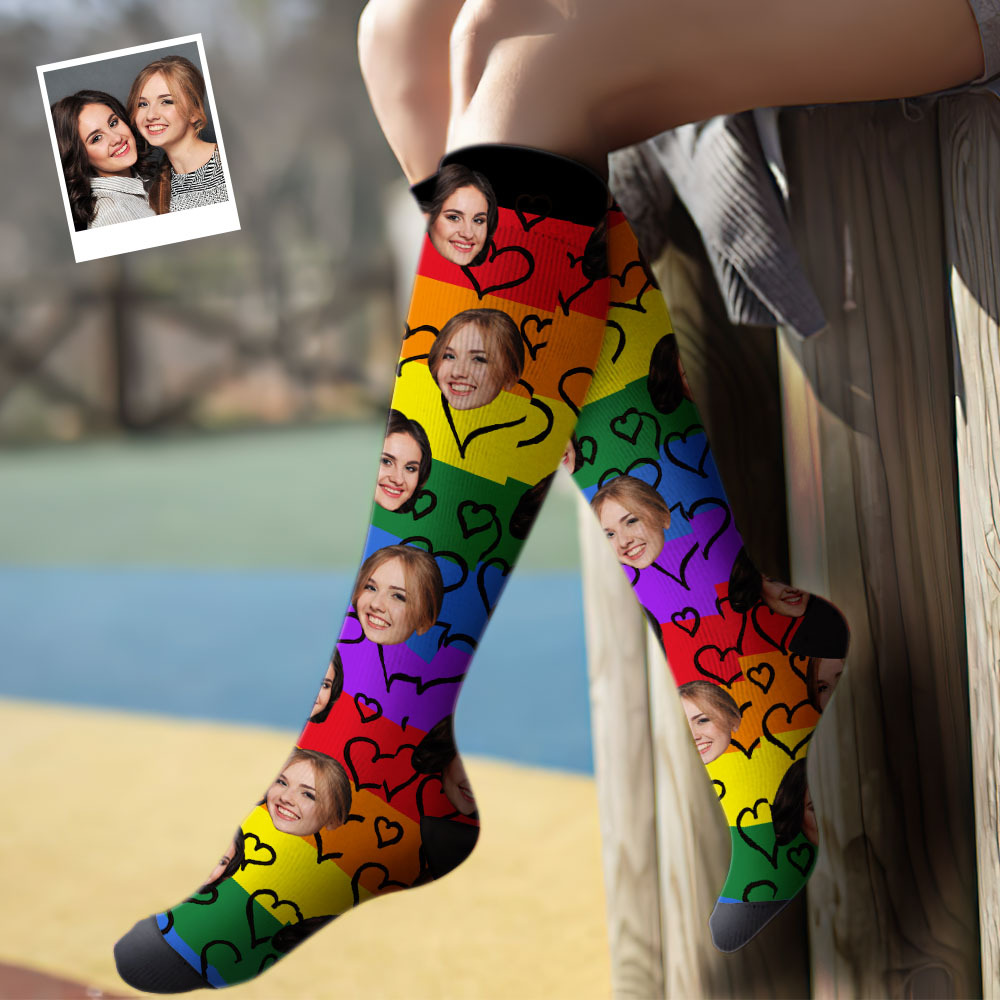 Chaussettes D'été Personnalisées À Hauteur Du Genou Chaussettes D'été Ajoutez Des Images Et Un Nom - Coeur Arc-en-ciel Lgbt - VisageChaussettes