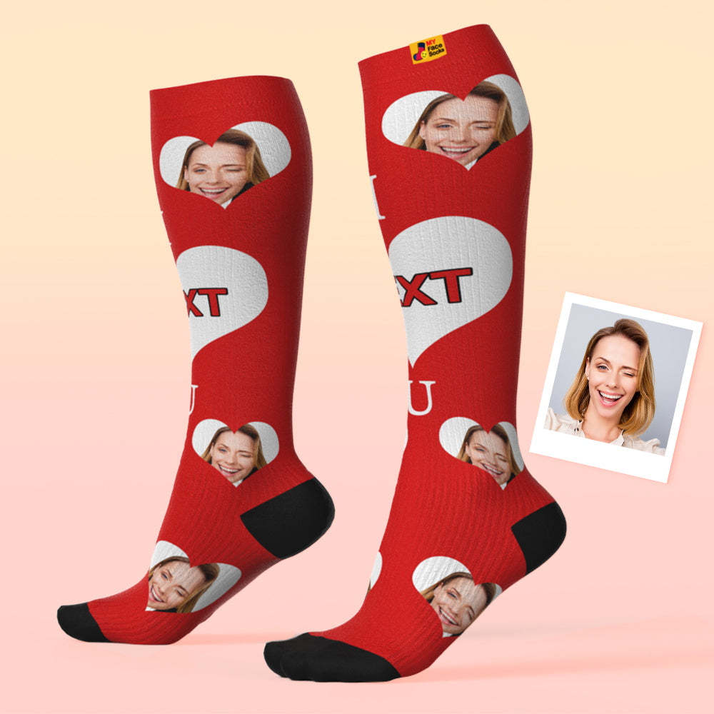 Mise À Niveau Des Chaussettes De Compression Respirantes Personnalisées À Hauteur Des Genoux Aperçu En Ligne Ajouter Une Photo Et Un Nom Love Mom - VisageChaussettes