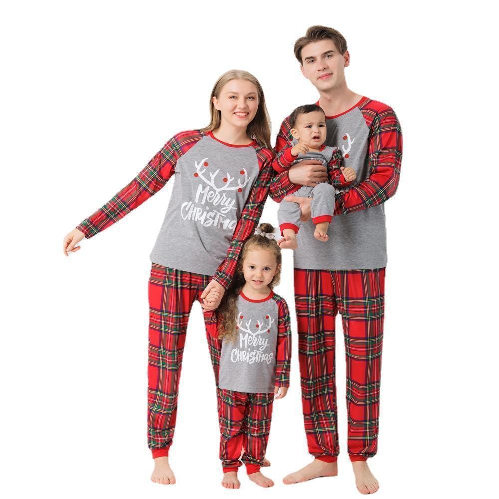 Ensembles De Pyjamas De Famille Assortis Vêtements De Nuit De Fête De Noël - Joyeux Noël - VisageChaussettes