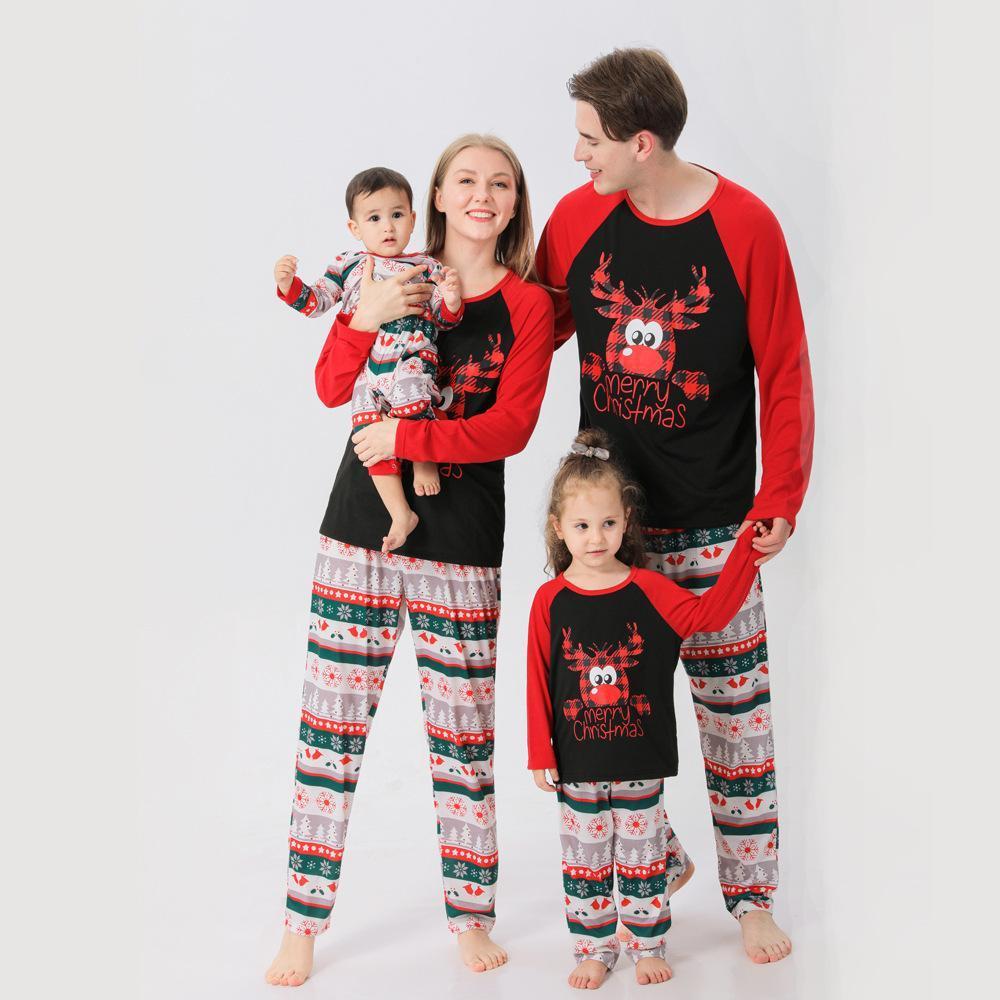Ensembles De Pyjamas De Famille Assortis Vêtements De Nuit De Fête De Noël - Élan De Flocon De Neige De Noël - VisageChaussettes
