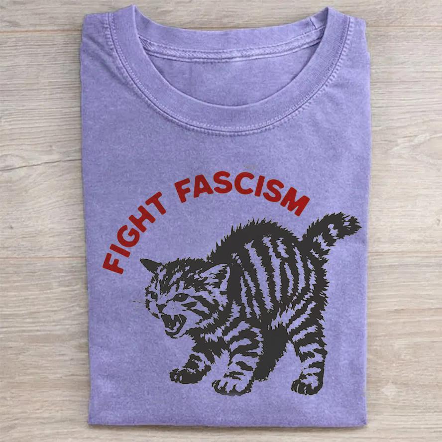 T-shirt Fight Fascism Tabby Cat – T-shirt à Déclaration Audacieuse Pour Les Activistes Et Les Donateurs De Cadeaux Pour Ce Cadeau De Vacances - MyFaceSocksFR