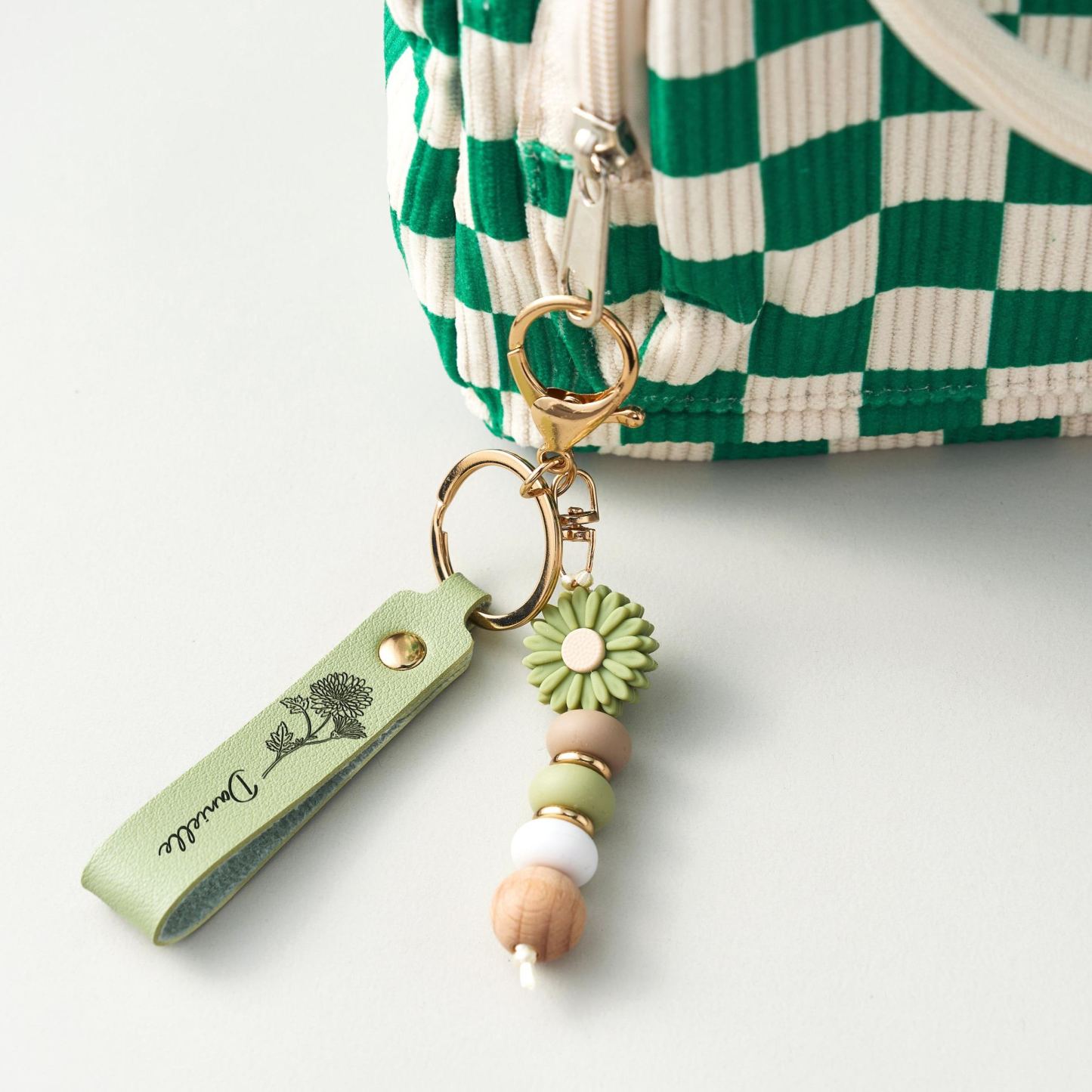 Porte-clés Marguerite Fait Main Avec Perles, Porte-clés Personnalisé Avec Nom, Joli Bijou De Sac, Cadeau De Rentrée Scolaire Ou D'amitié - MyFaceSocksFR