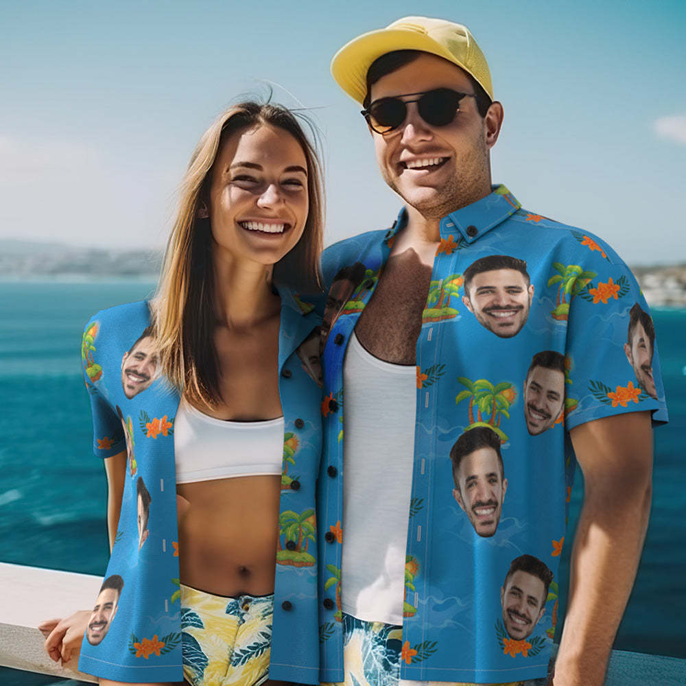 Kundenspezifisches Foto-hawaiihemd-strand-ferien-paar Trägt Populäres Ganz Über Druck-hawaii-strand-hemd-feriengeschenk-blau - GesichtSocken