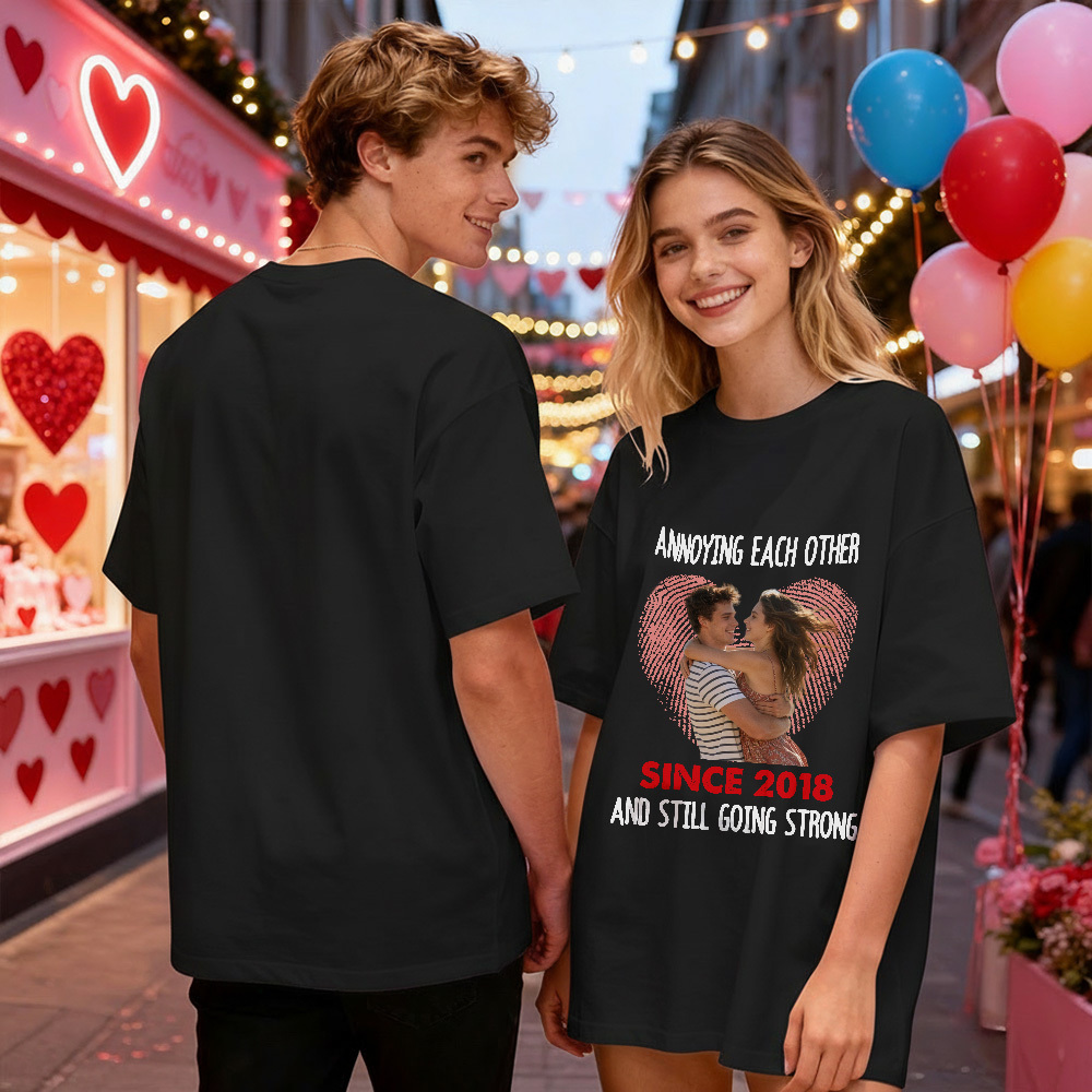 Personalisiertes T-shirt Mit Paarfoto – Individuelles Foto-t-shirt Mit Herzförmigem Fingerabdruck – Geschenk Zum Jahrestag Oder Valentinstag Für Paare - MyFaceSocksDE