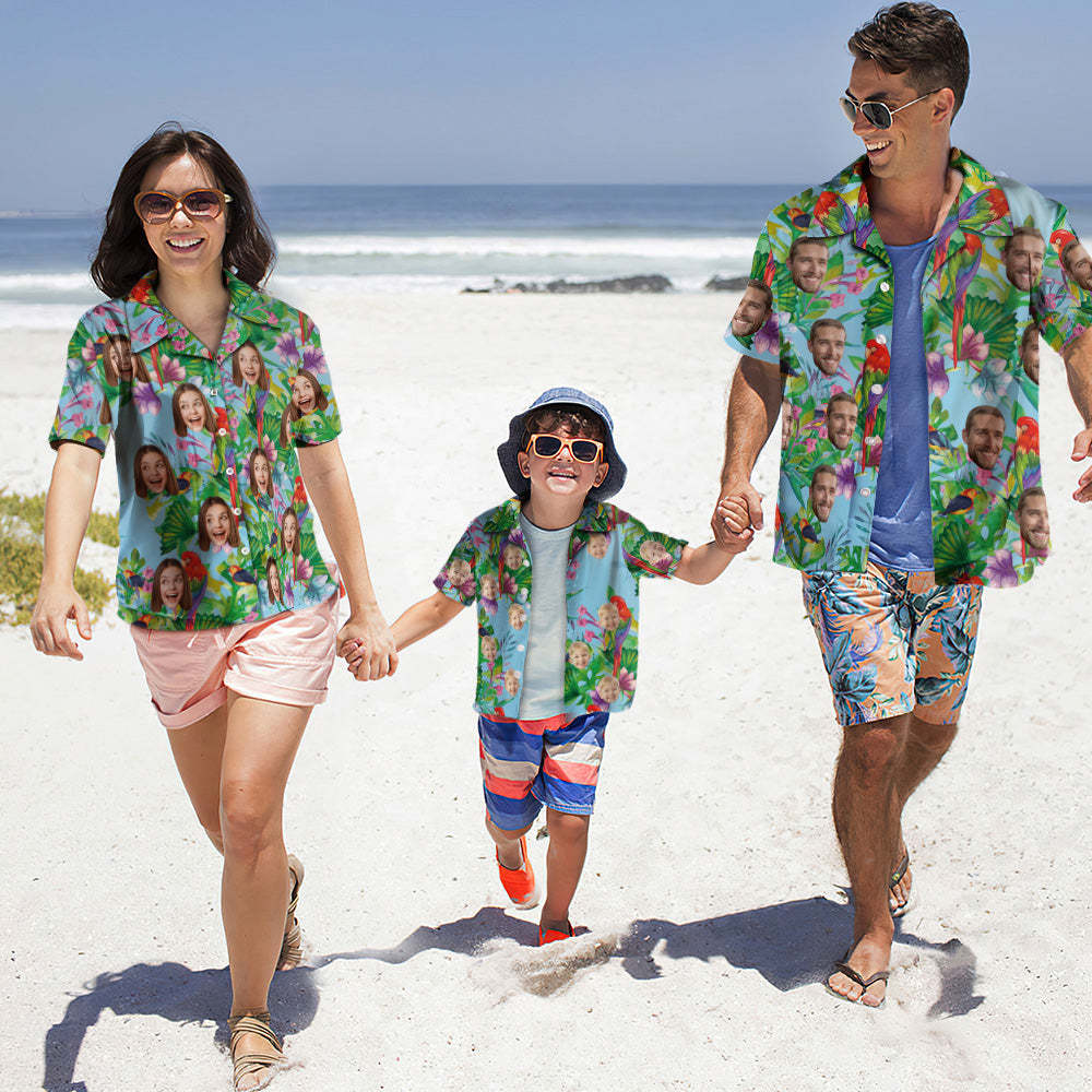 Benutzerdefiniertes Foto Hawaiihemd Eltern-kind Trägt Personalisiertes Gesicht Hawaiihemd Geschenk Bunter Papagei - GesichtSocken