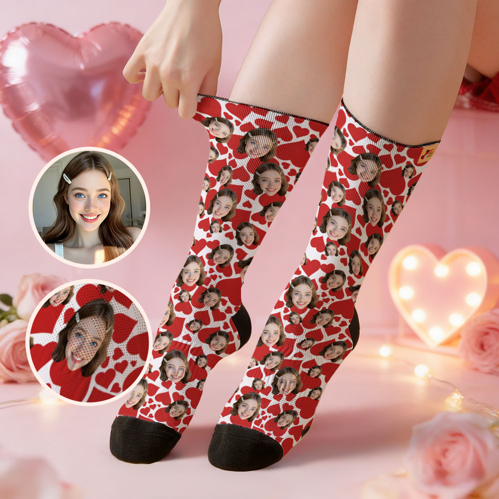 Personalisierte Socken Mit Rotem Herzmotiv Und Foto – Das Perfekte Valentinstagsgeschenk Für Paare