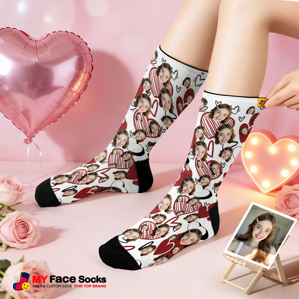 Personalisierte Socken Mit Weißem Herzmotiv – Süßes Valentinstagsgeschenk Für Sie Und Ihn - MyFaceSocksDE