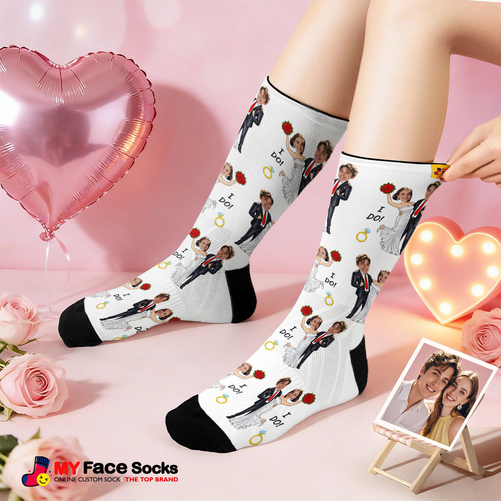 Personalisierte Socken Mit Schwarzem Gesicht Im Hochzeitsmotiv, Namenszügen Des Paares Und Foto – Ein Süßes Geschenk Für Paare Zum Valentinstag - MyFaceSocksDE