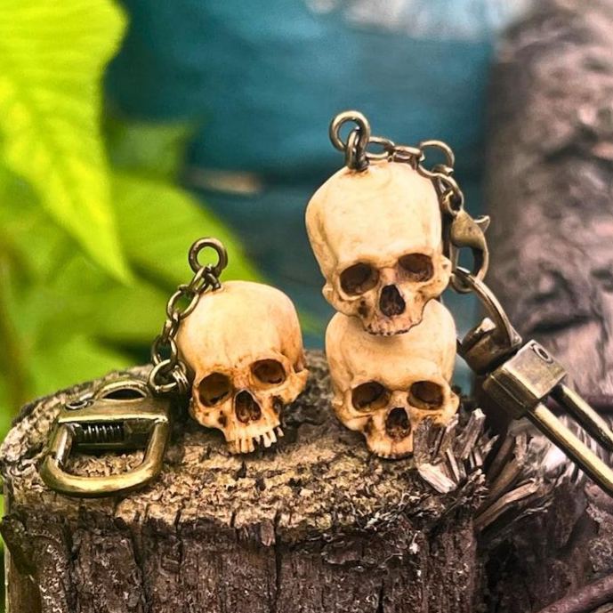 Personalized Hand-Painted Skull Keychain for Punk Style - Halloween Horror Keychain - Fast Delivery - MyFaceSocks