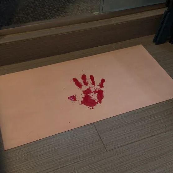 Bloody Bath Mat – Color Changing Horror Rug, Scary Halloween Decoration, Prank Bathroom Floor Mat