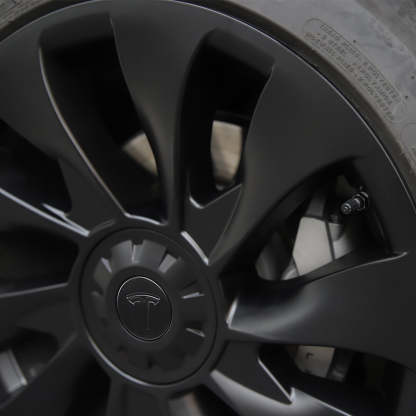 Taddon18" ÜBERTURBINE Style Wheel Cover for Model 3