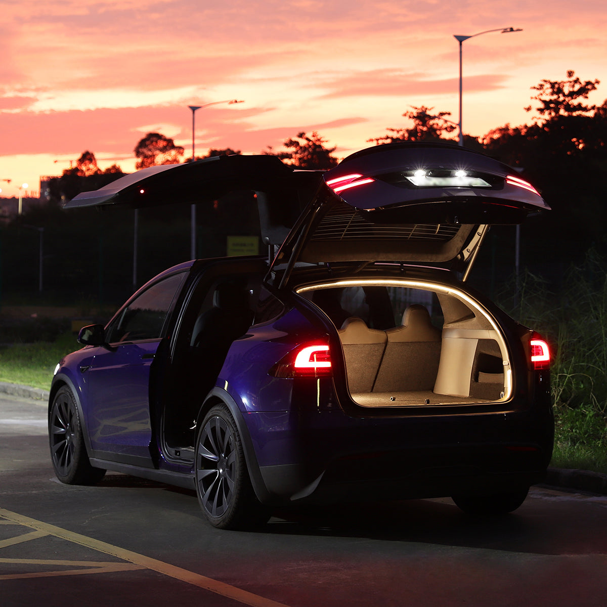 TaddonTrunk LED Strip for Tesla Model X