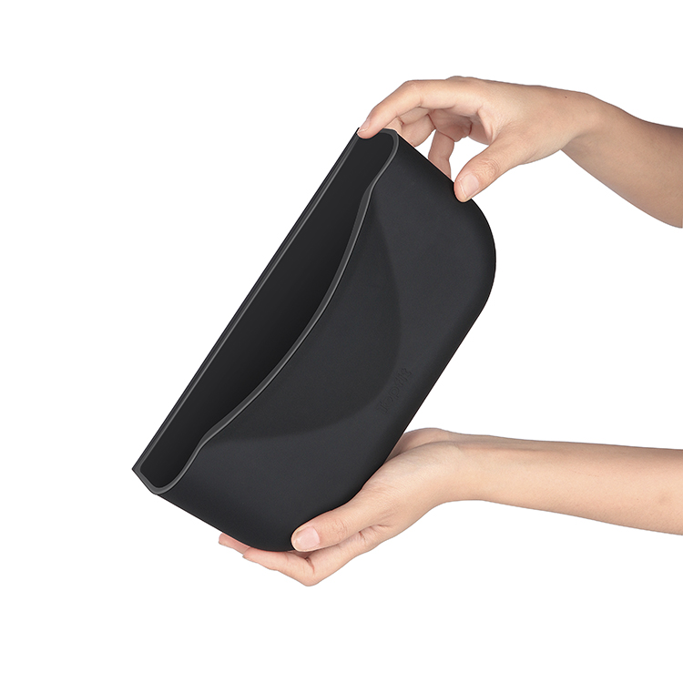 TaddonSeatback Hanging Storage Pocket for Tesla Model 3/Y – Silicone Organizer