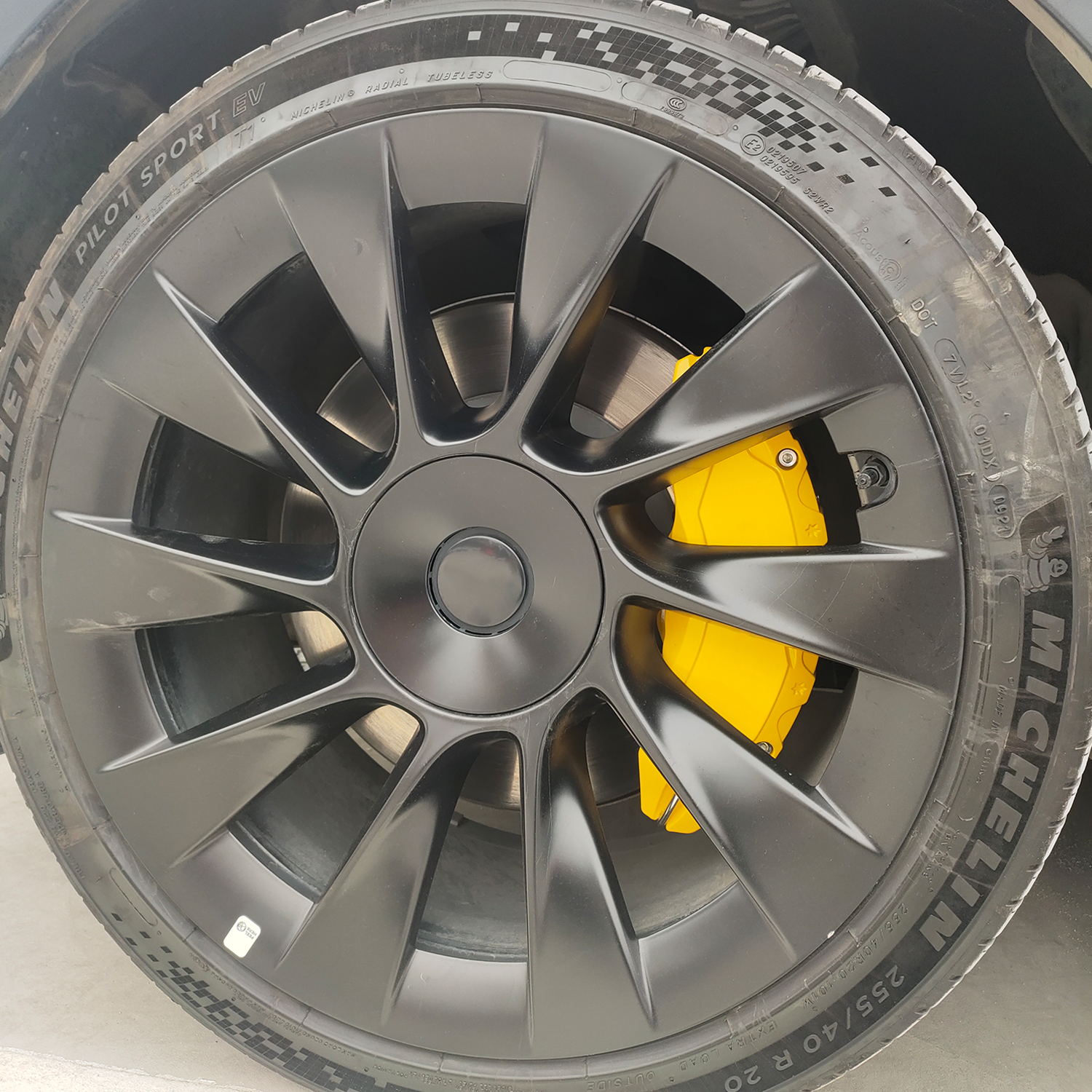 TaddonBrake Caliper Covers for Tesla Model 3/Y (4 Pcs)