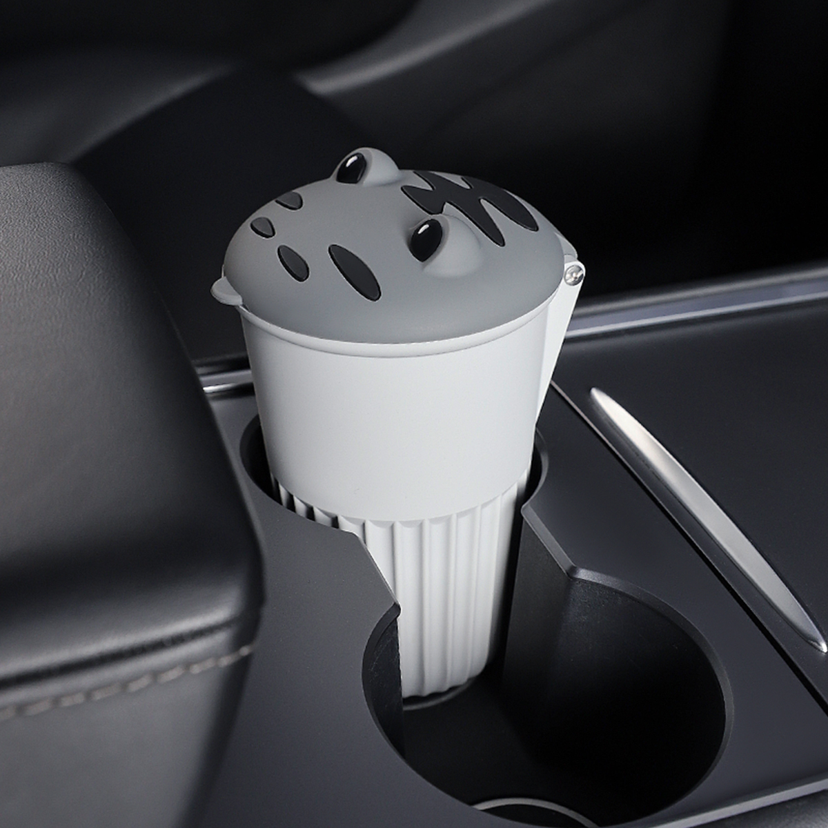 TaddonCompact Silicone Car Trash Bin for Tesla Model 3/Y/S/X-Cartoon Design