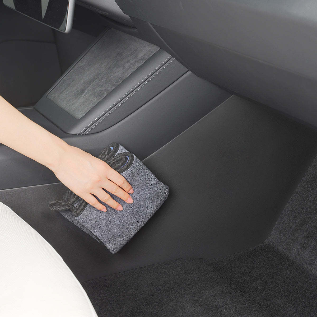 TaddonConsole Side Anti-Kick Pad for Tesla Model 3 Highland