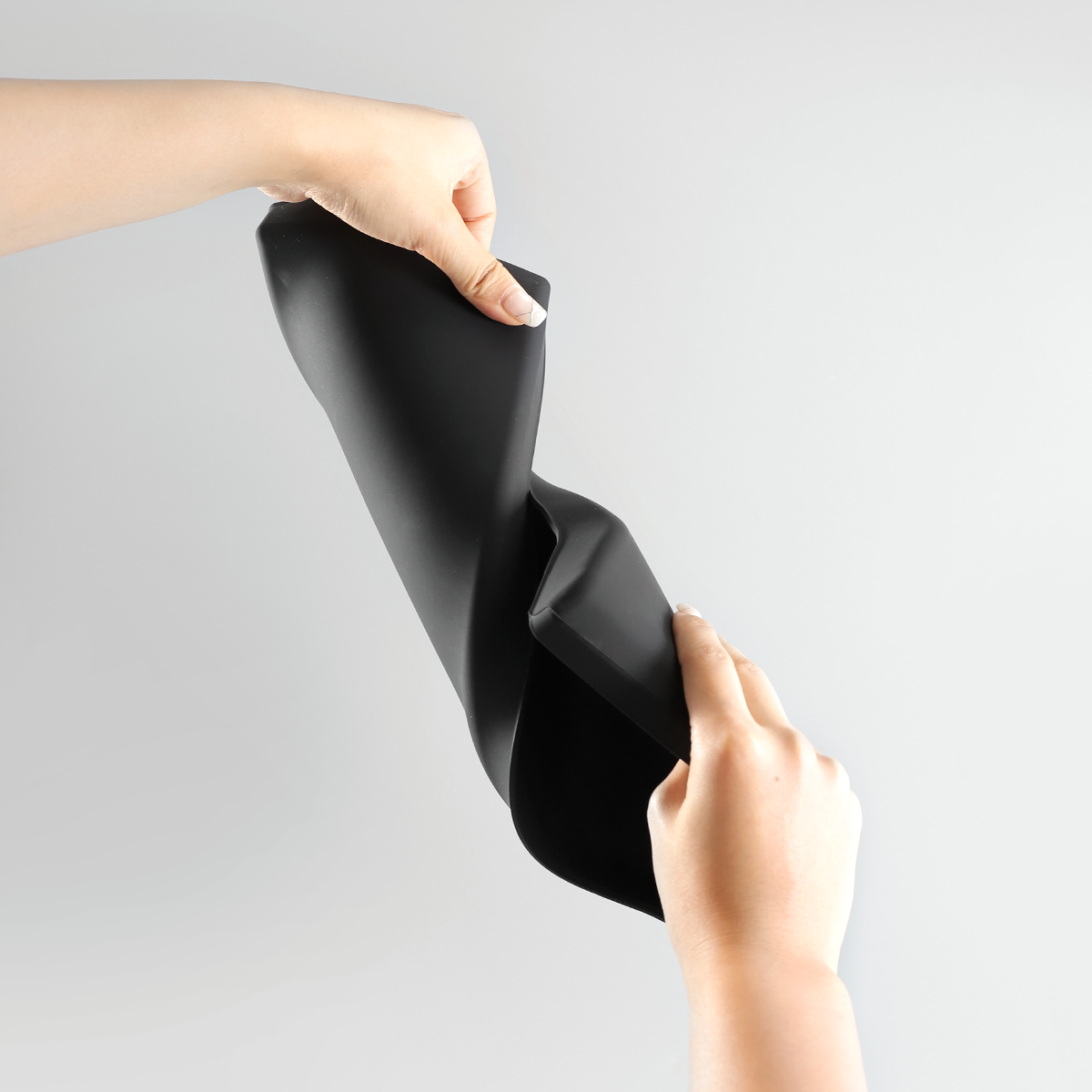 TaddonConsole/Armrest Silicone Bottom Pad For Tesla Model S/X (2021-2024)