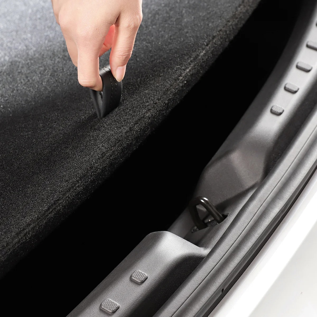 Tailgate Threshold Cover for Tesla Model 3