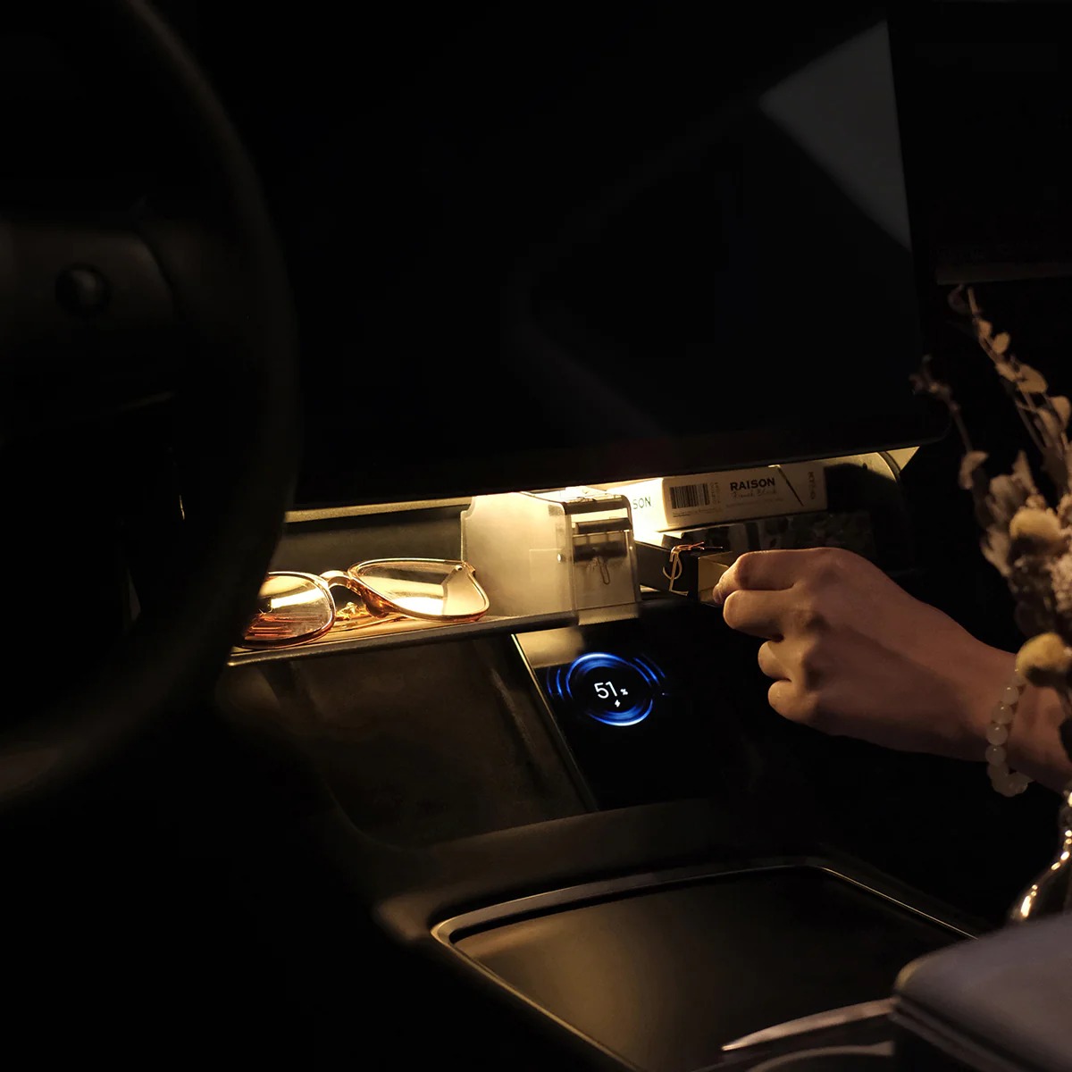 Hidden Magnetic Under Screen Storage Box for Model 3/Y