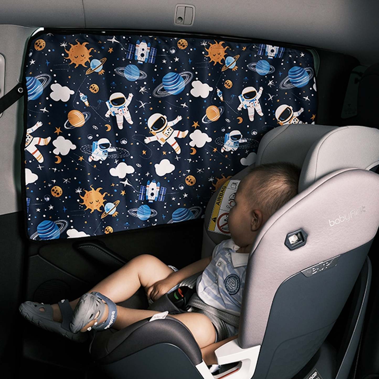 Rear Side Sunshade Curtain with Cartoon Astronaut and Planet Prints for Model 3/Y