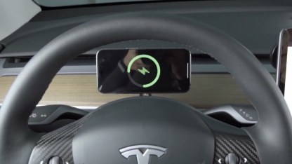 Steering Wheel HUD Magsafe Charger Mount (Charger Not Included)