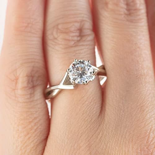 Round moissanite diamond ring